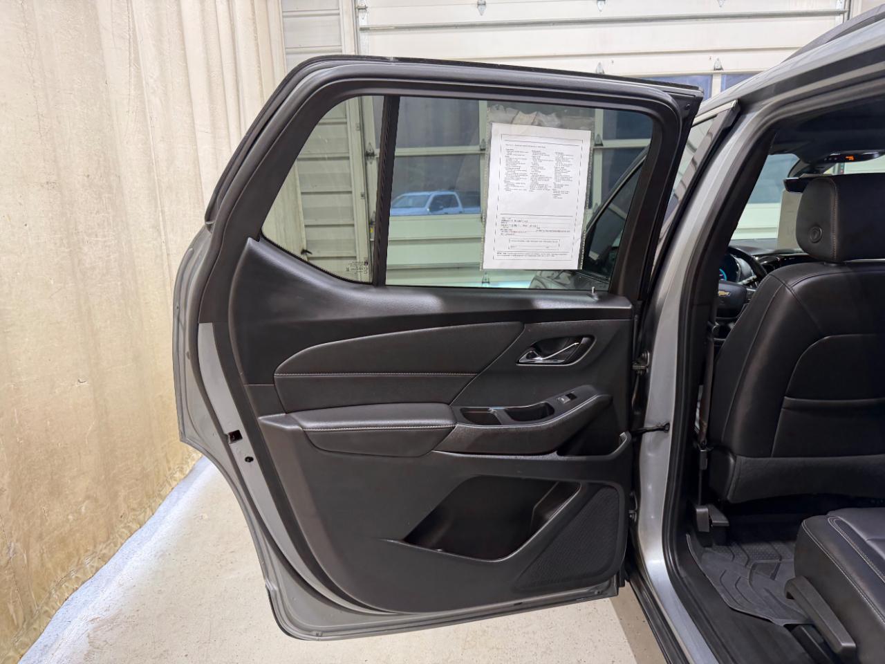 Chevrolet Traverse AWD 4dr LT Leather 2023