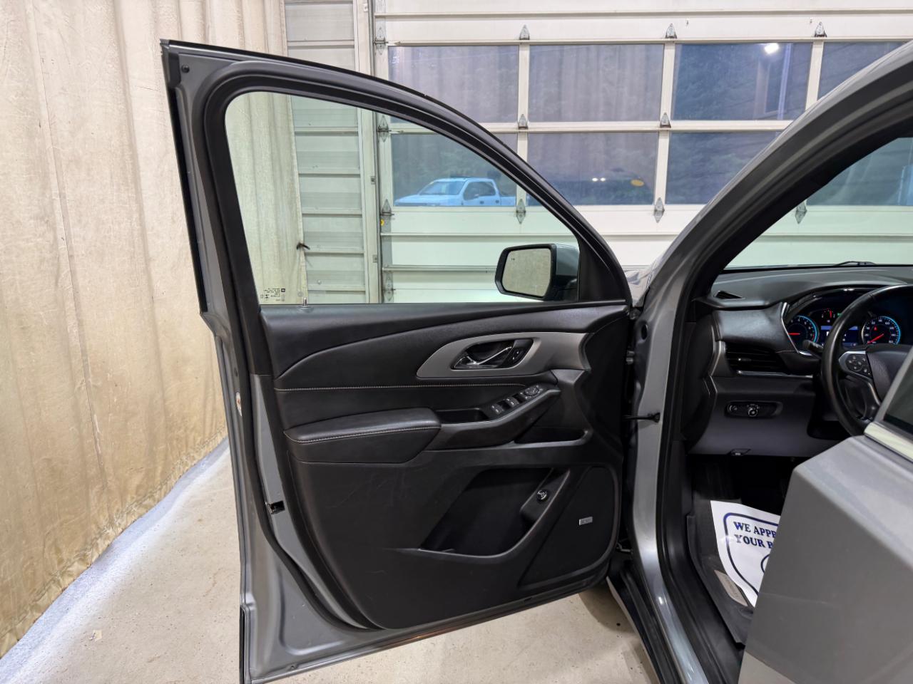Chevrolet Traverse AWD 4dr LT Leather 2023