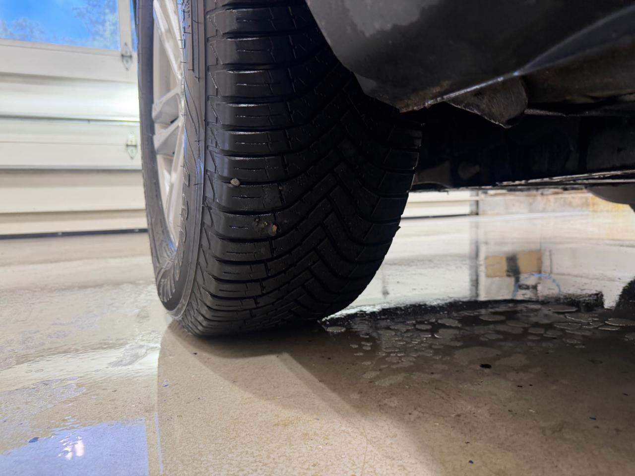 Ford Explorer XLT 4WD 2023