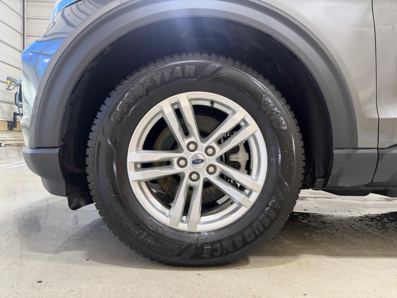 Ford Explorer XLT 4WD 2023