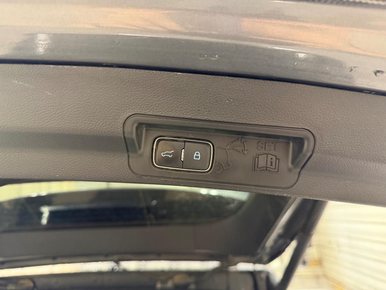 Ford Explorer XLT 4WD 2023