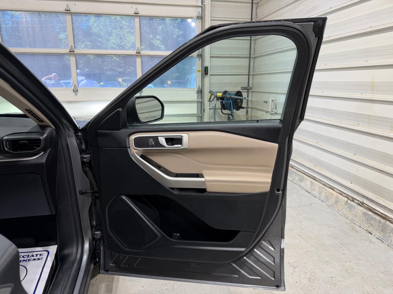 Ford Explorer XLT 4WD 2023