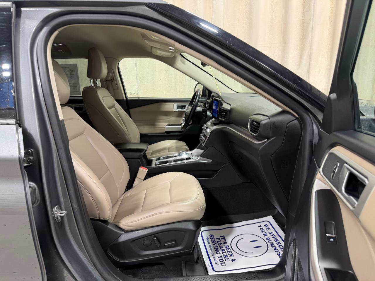 Ford Explorer XLT 4WD 2023