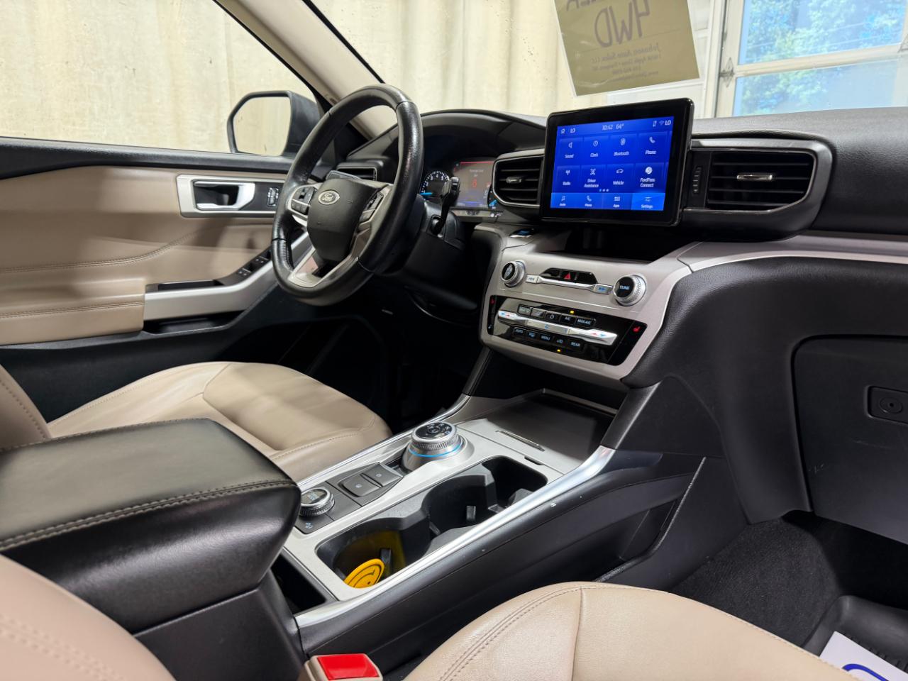 Ford Explorer XLT 4WD 2023