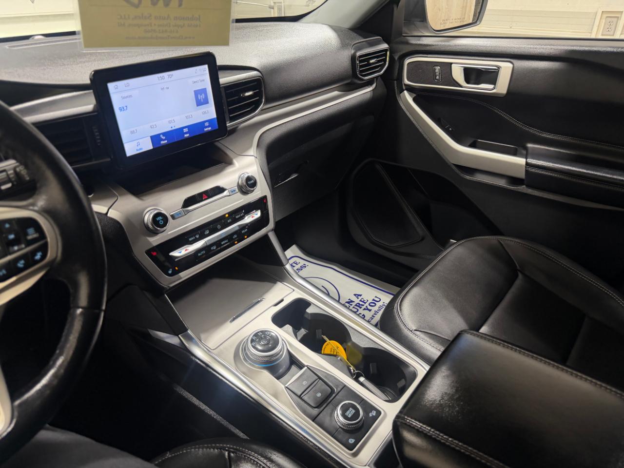 Ford Explorer XLT 4WD 2022