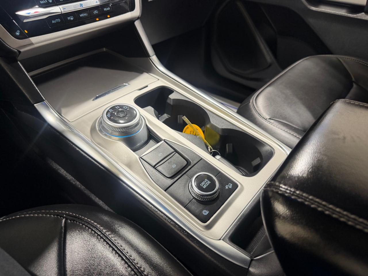 Ford Explorer XLT 4WD 2022