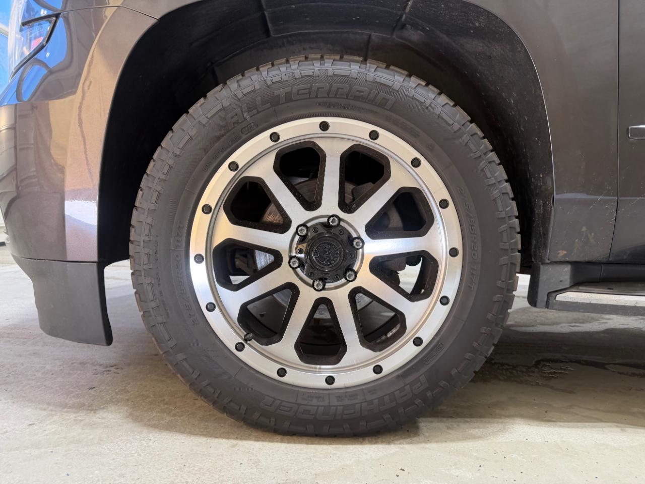 Chevrolet Suburban 4WD 4dr 1500 LTZ 2016