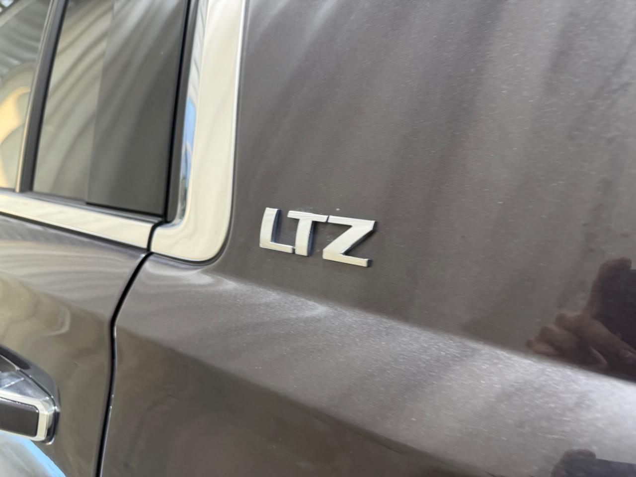 Chevrolet Suburban 4WD 4dr 1500 LTZ 2016