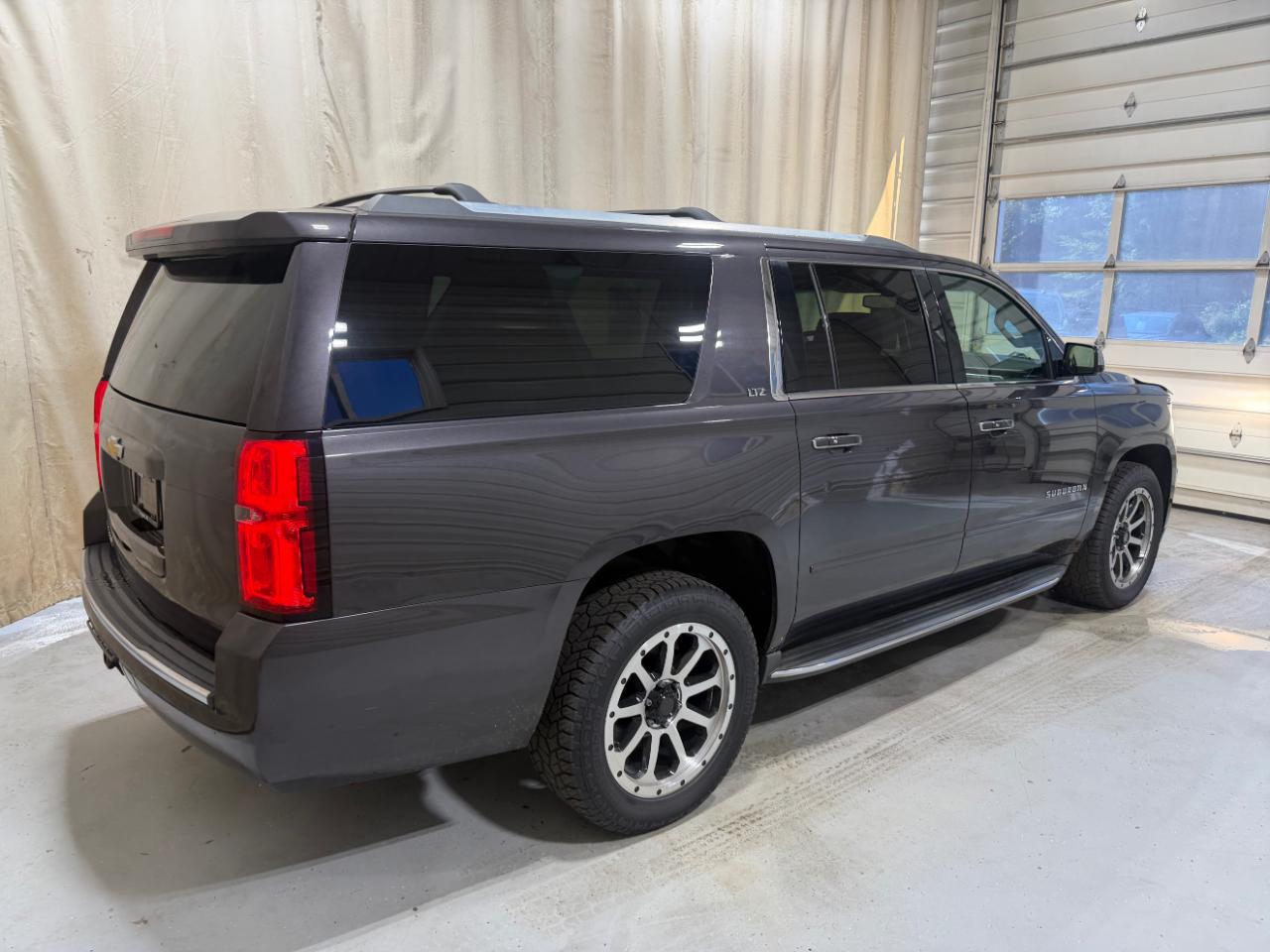 Chevrolet Suburban 4WD 4dr 1500 LTZ 2016
