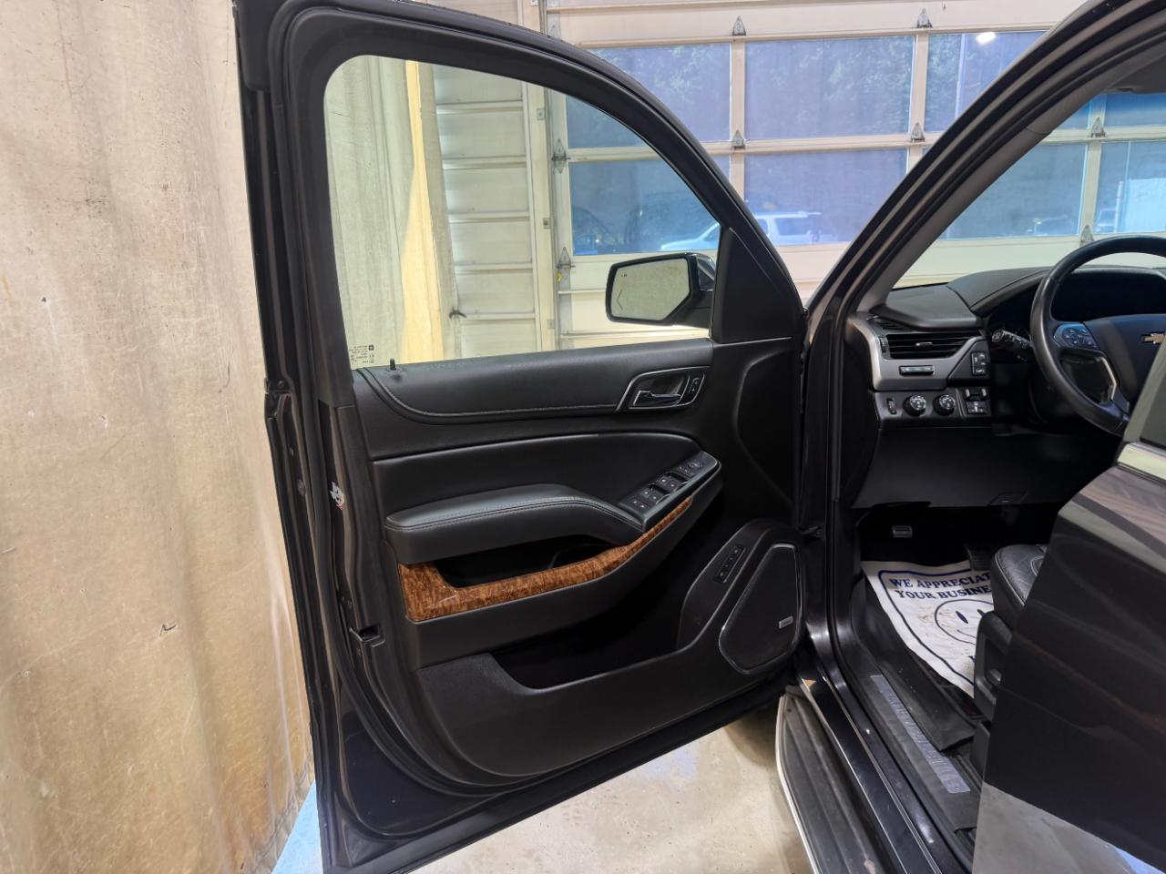 Chevrolet Suburban 4WD 4dr 1500 LTZ 2016