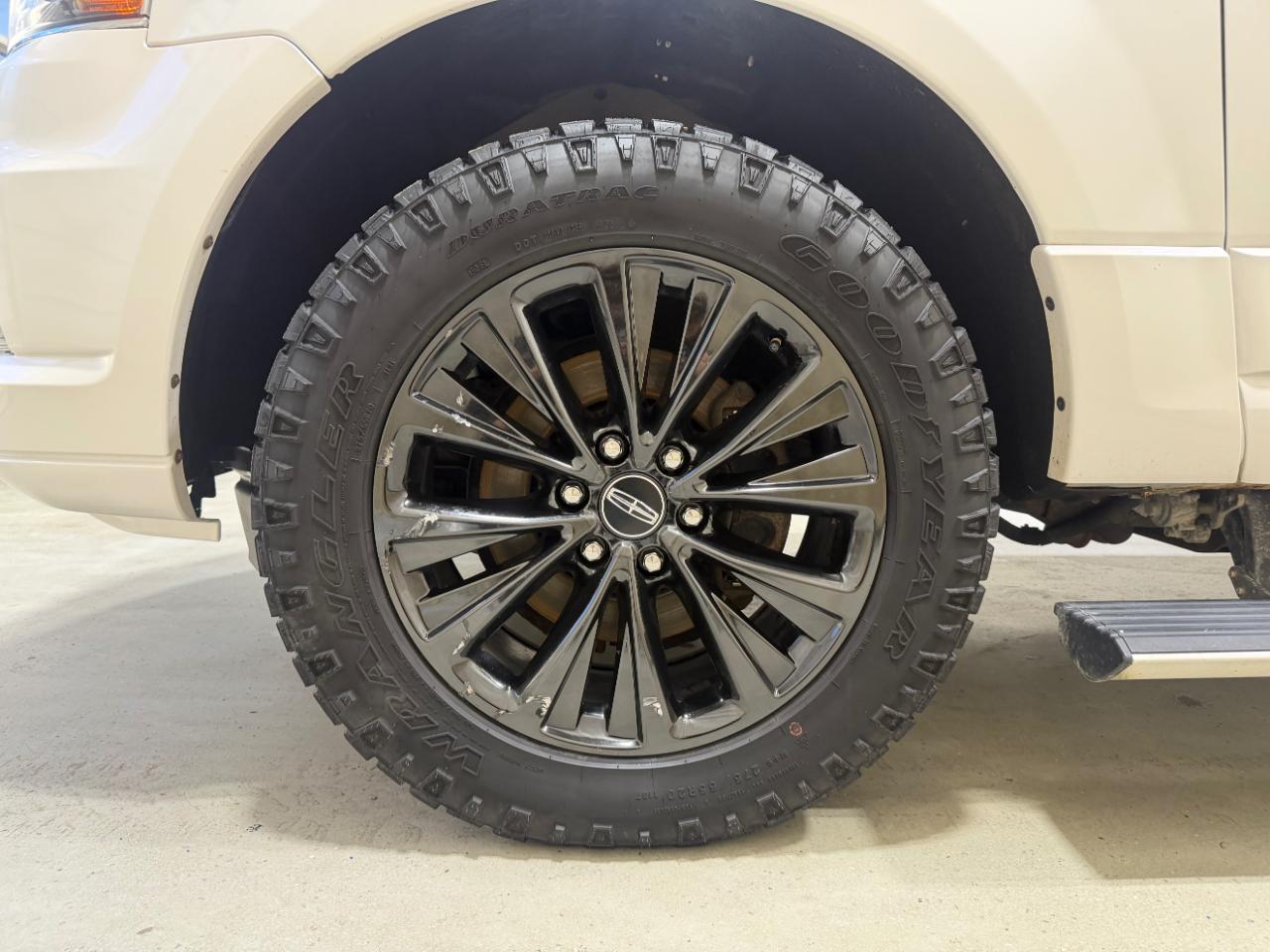 Lincoln Navigator 4WD 4dr 2015