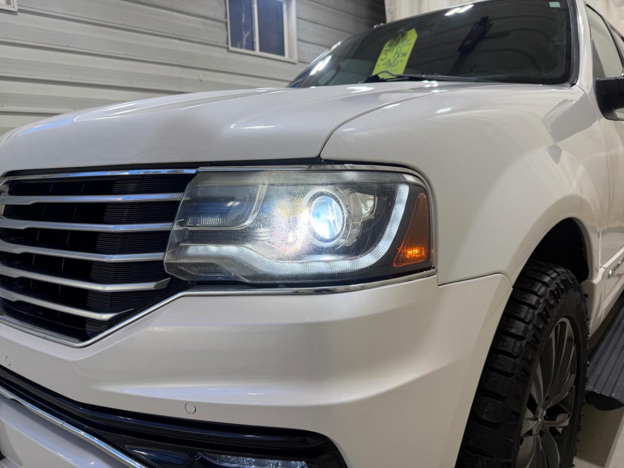 Lincoln Navigator 4WD 4dr 2015