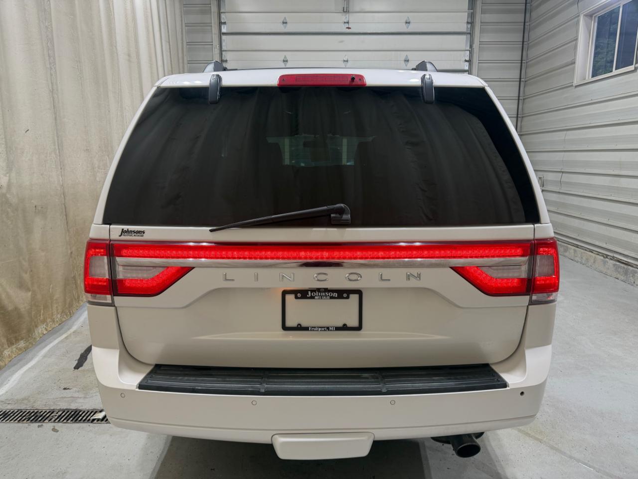 Lincoln Navigator 4WD 4dr 2015
