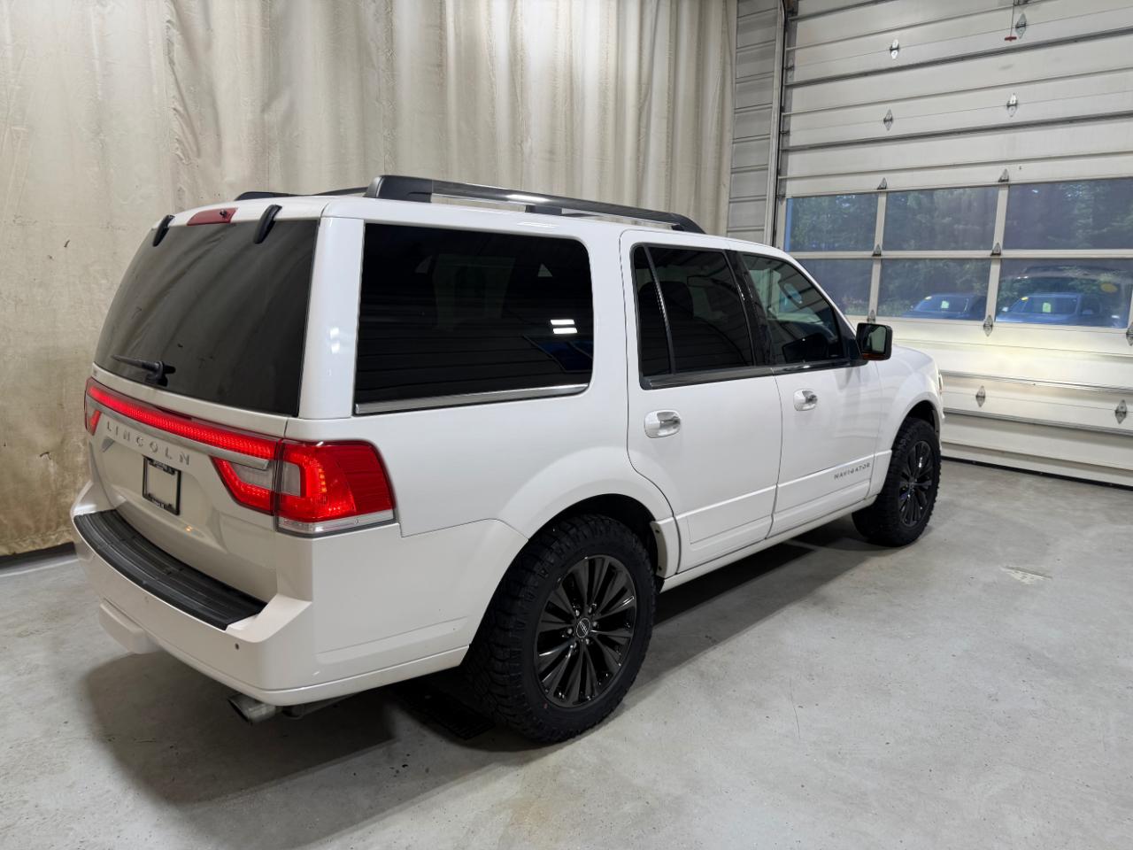 Lincoln Navigator 4WD 4dr 2015