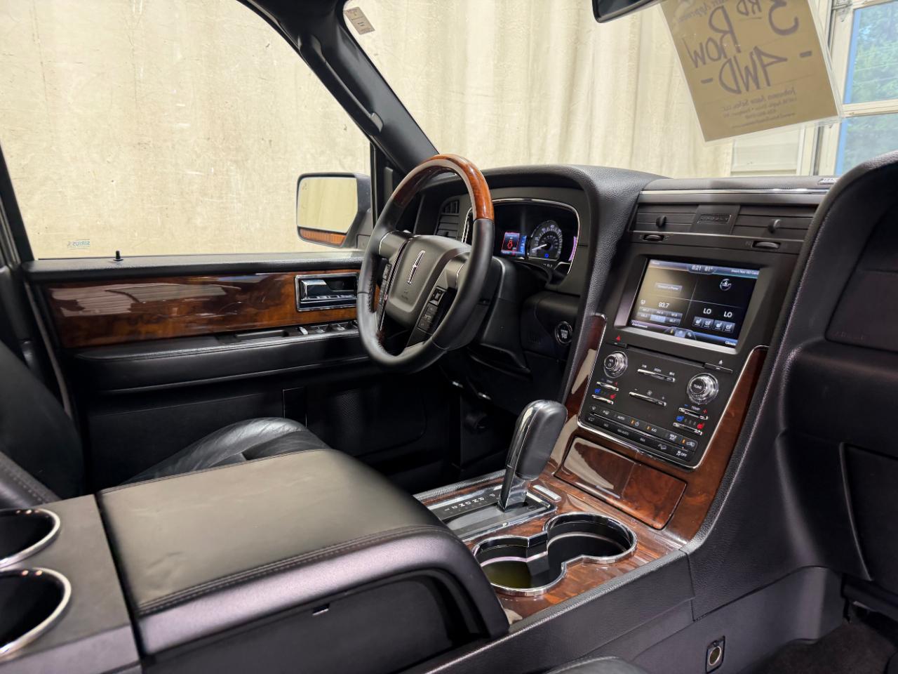 Lincoln Navigator 4WD 4dr 2015