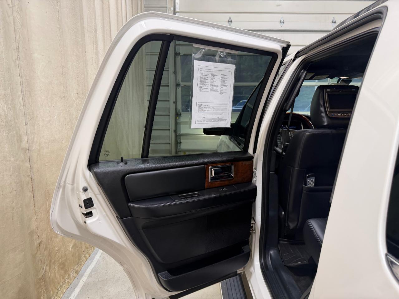 Lincoln Navigator 4WD 4dr 2015