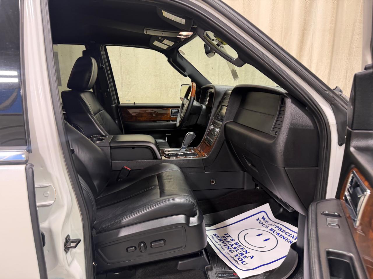 Lincoln Navigator 4WD 4dr 2015
