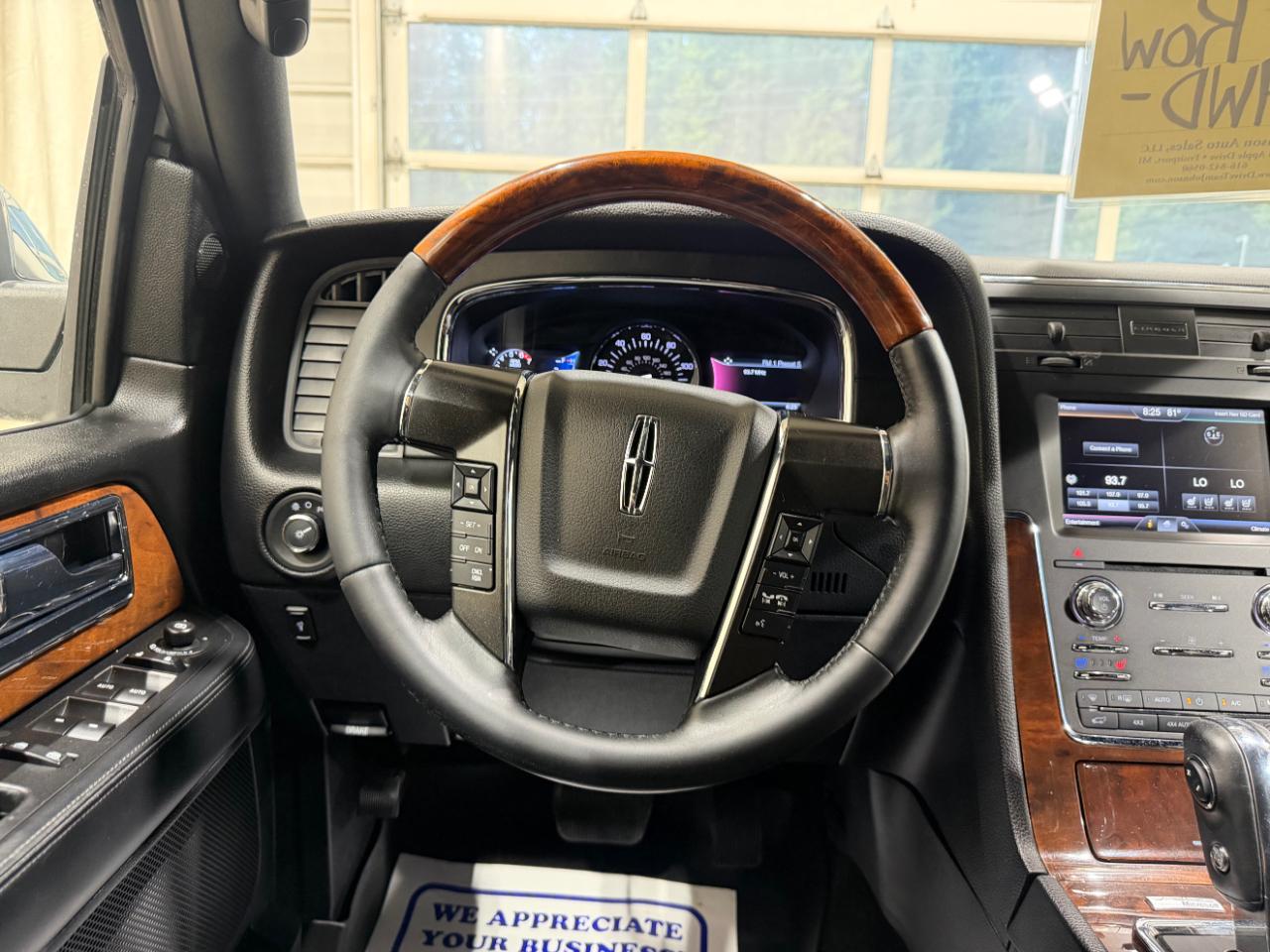 Lincoln Navigator 4WD 4dr 2015