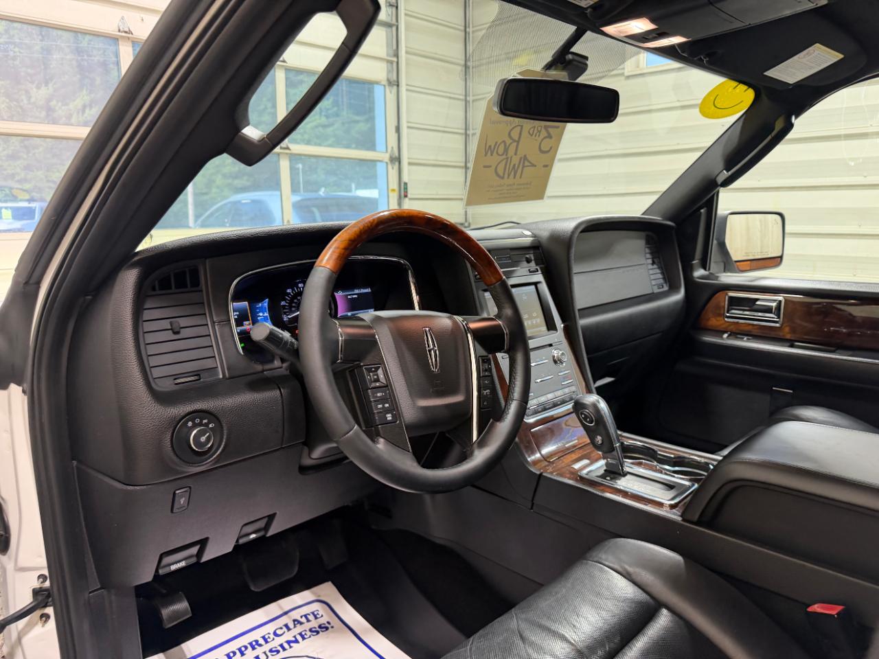 Lincoln Navigator 4WD 4dr 2015