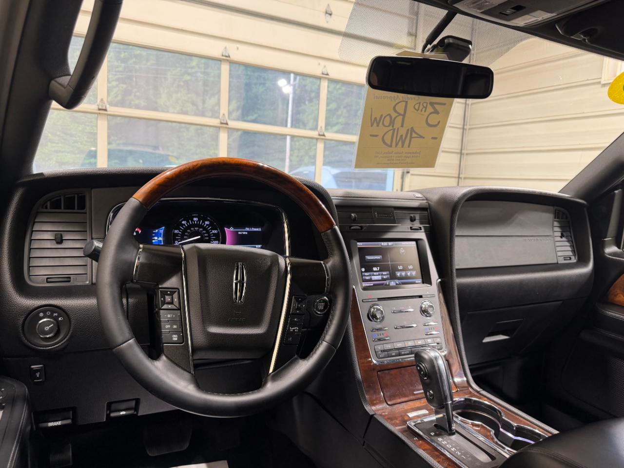 Lincoln Navigator 4WD 4dr 2015
