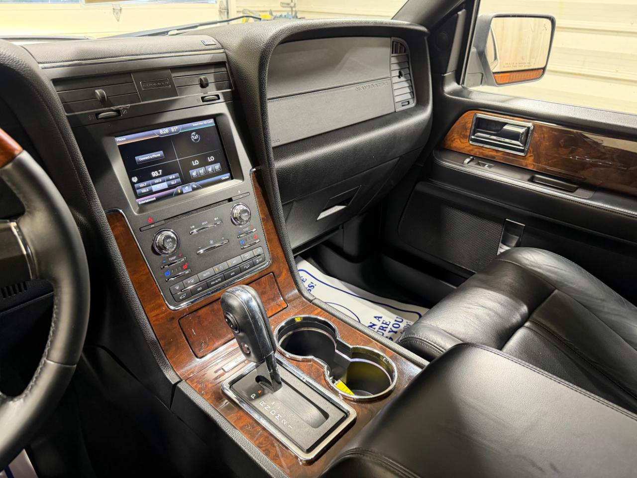 Lincoln Navigator 4WD 4dr 2015