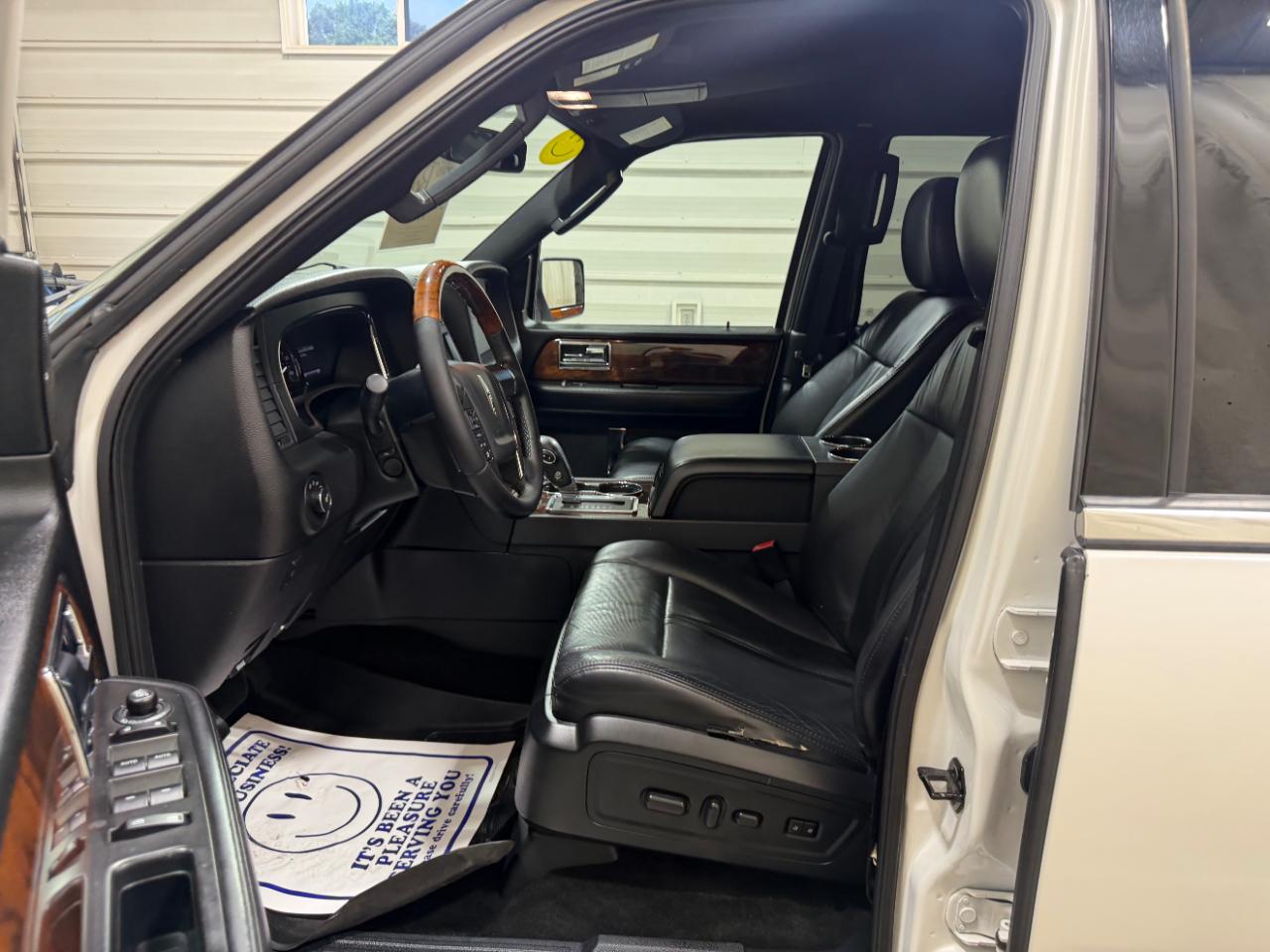 Lincoln Navigator 4WD 4dr 2015