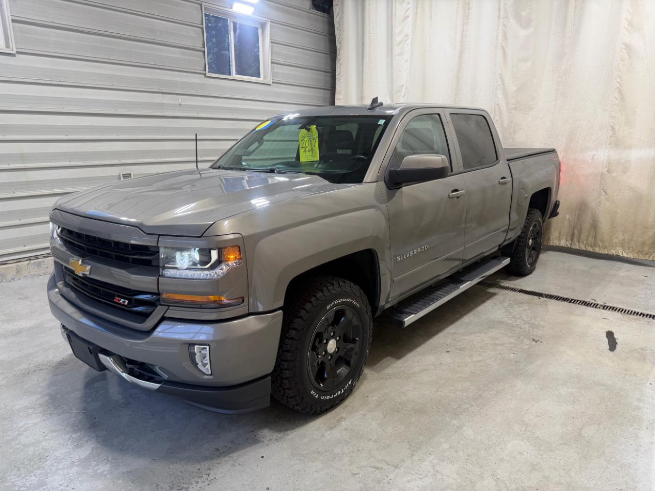 Chevrolet Silverado 1500 4WD Crew Cab 143.5" LT w/2LT 2017