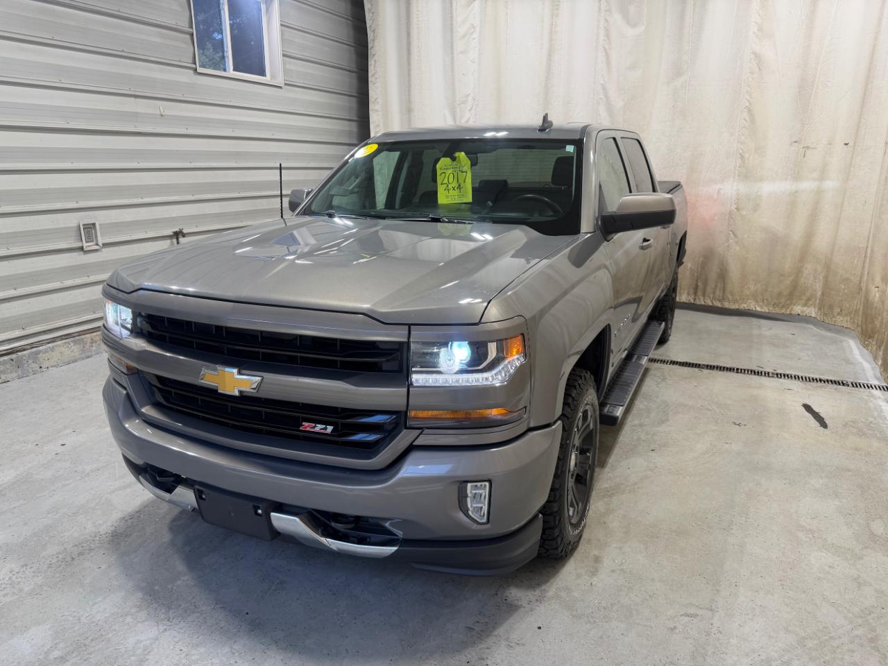 Chevrolet Silverado 1500 4WD Crew Cab 143.5" LT w/2LT 2017