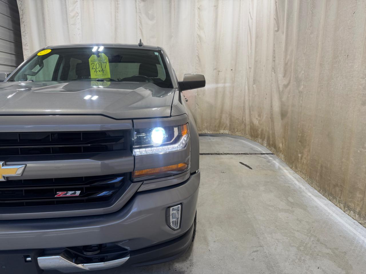 Chevrolet Silverado 1500 4WD Crew Cab 143.5" LT w/2LT 2017