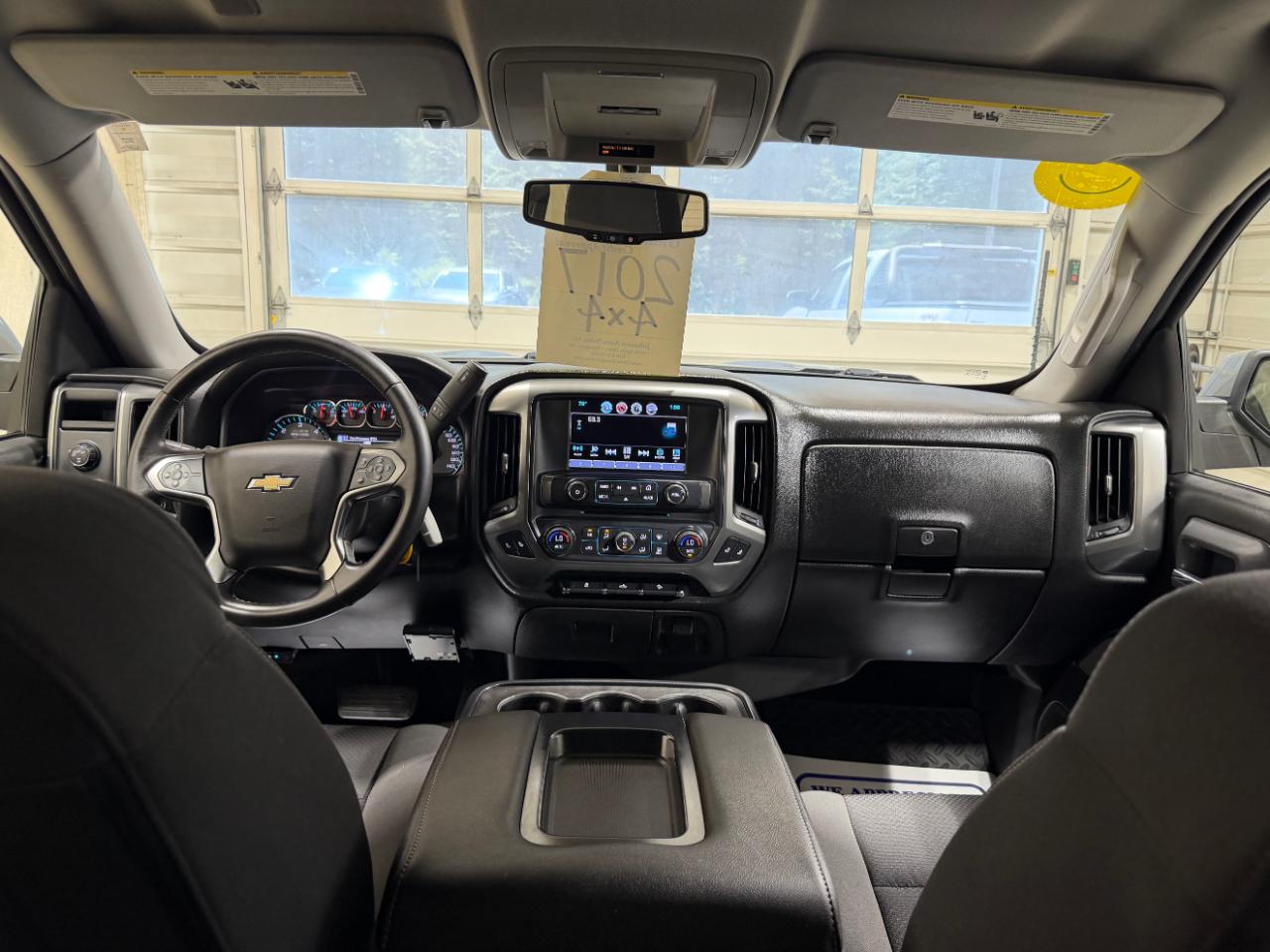 Chevrolet Silverado 1500 4WD Crew Cab 143.5" LT w/2LT 2017