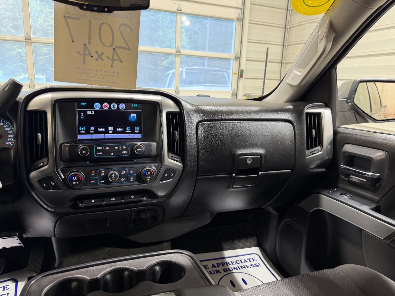 Chevrolet Silverado 1500 4WD Crew Cab 143.5" LT w/2LT 2017