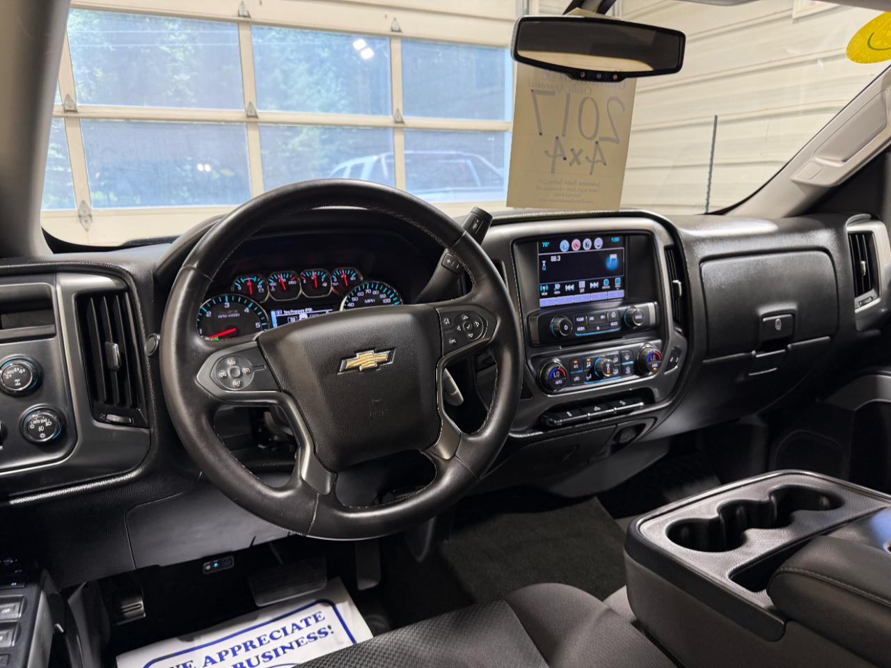 Chevrolet Silverado 1500 4WD Crew Cab 143.5" LT w/2LT 2017