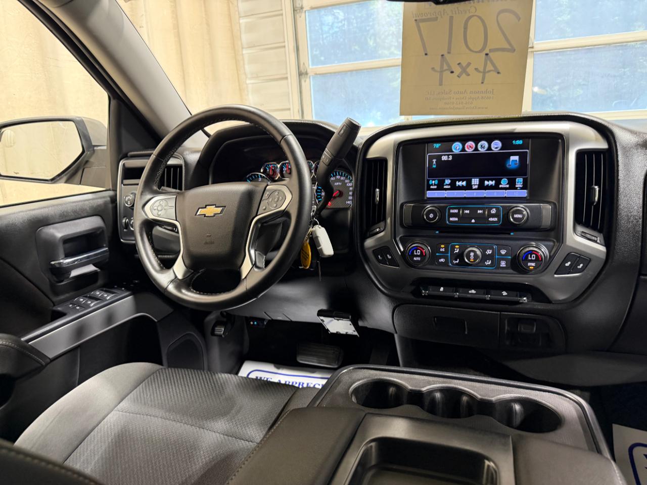 Chevrolet Silverado 1500 4WD Crew Cab 143.5" LT w/2LT 2017