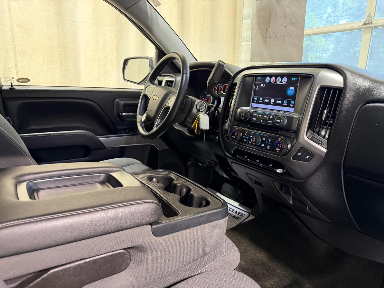Chevrolet Silverado 1500 4WD Crew Cab 143.5" LT w/2LT 2017