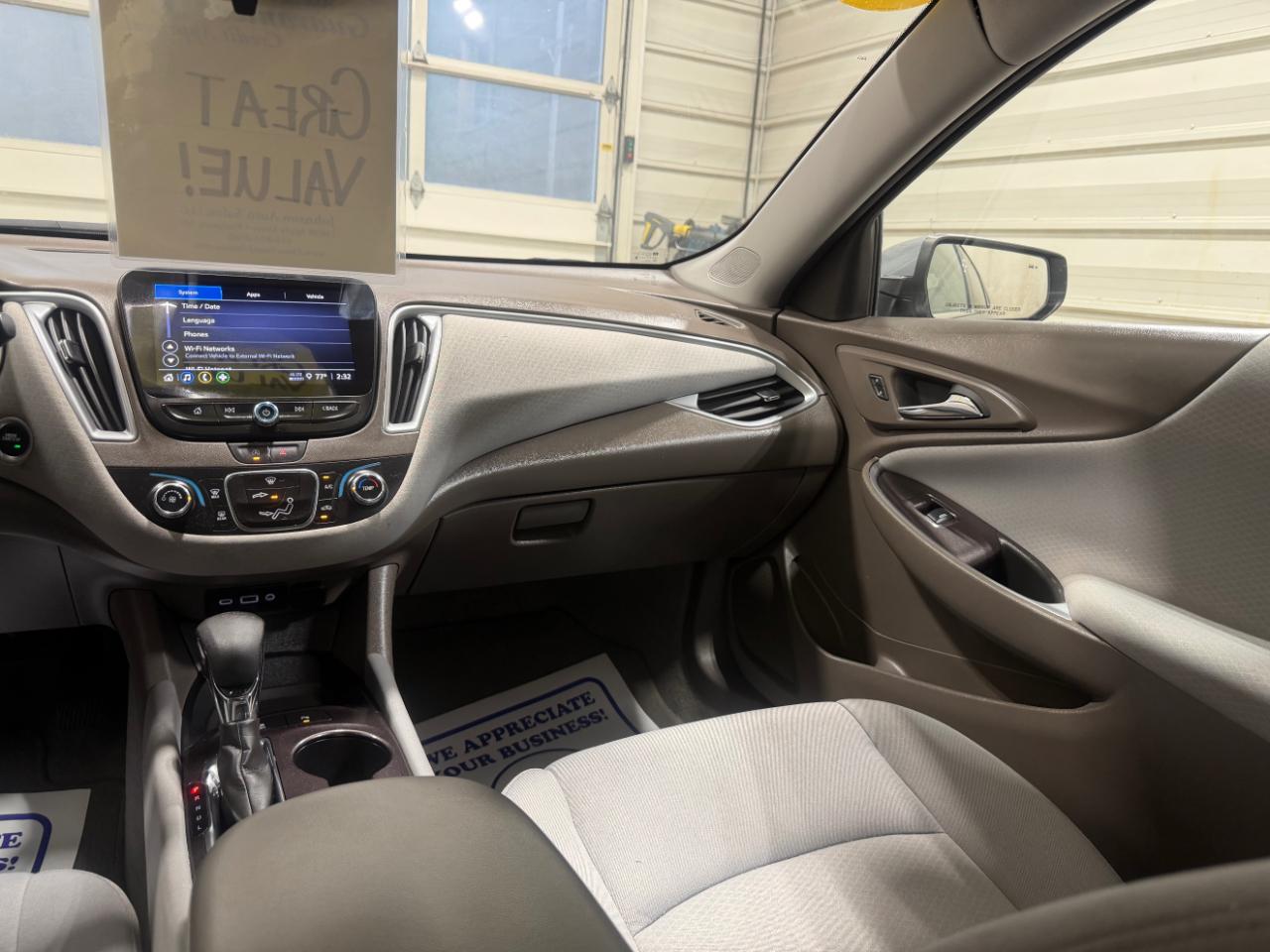 Chevrolet Malibu 4dr Sdn LS w/1FL 2024