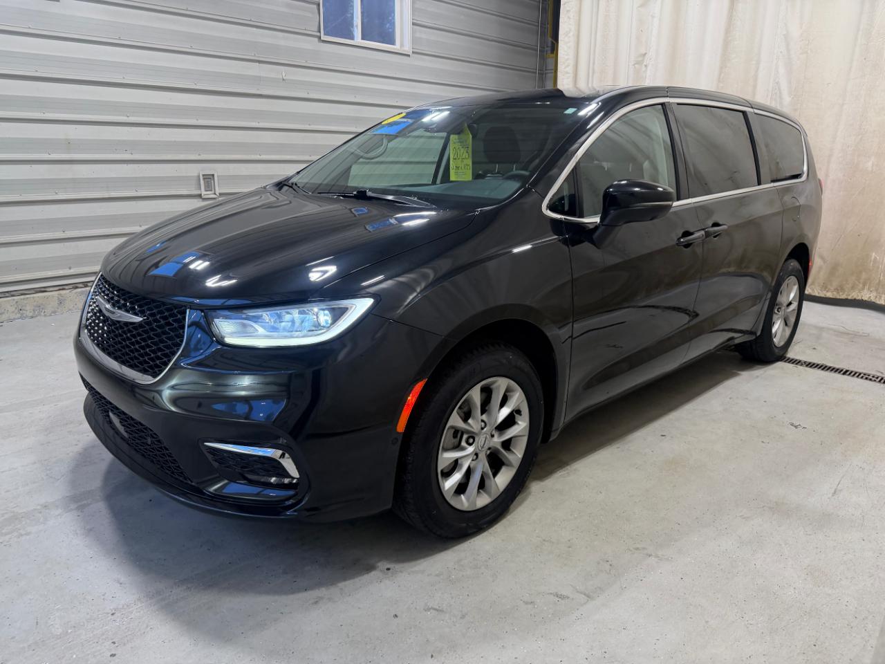 Chrysler Pacifica Touring L AWD 2023