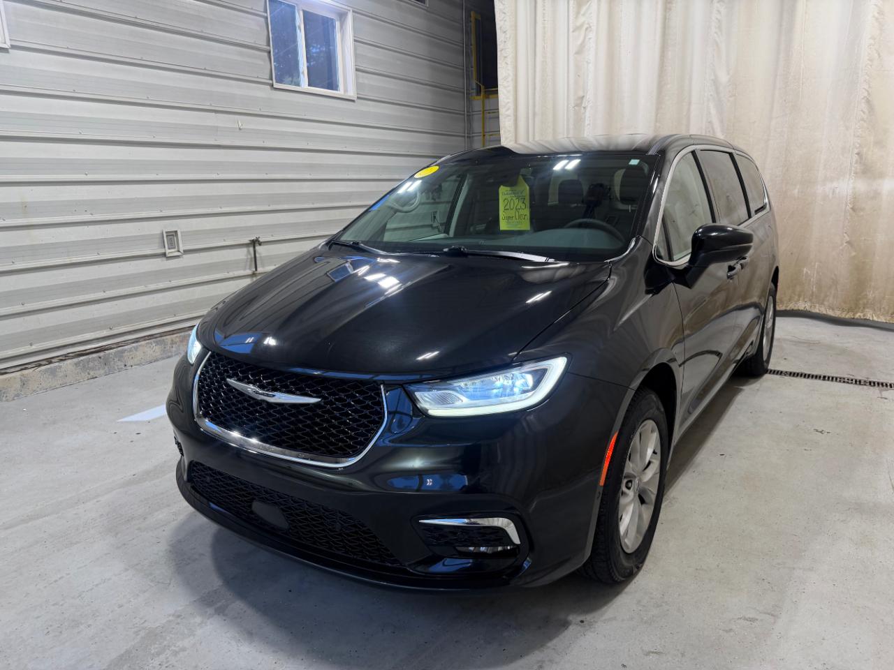 Chrysler Pacifica Touring L AWD 2023