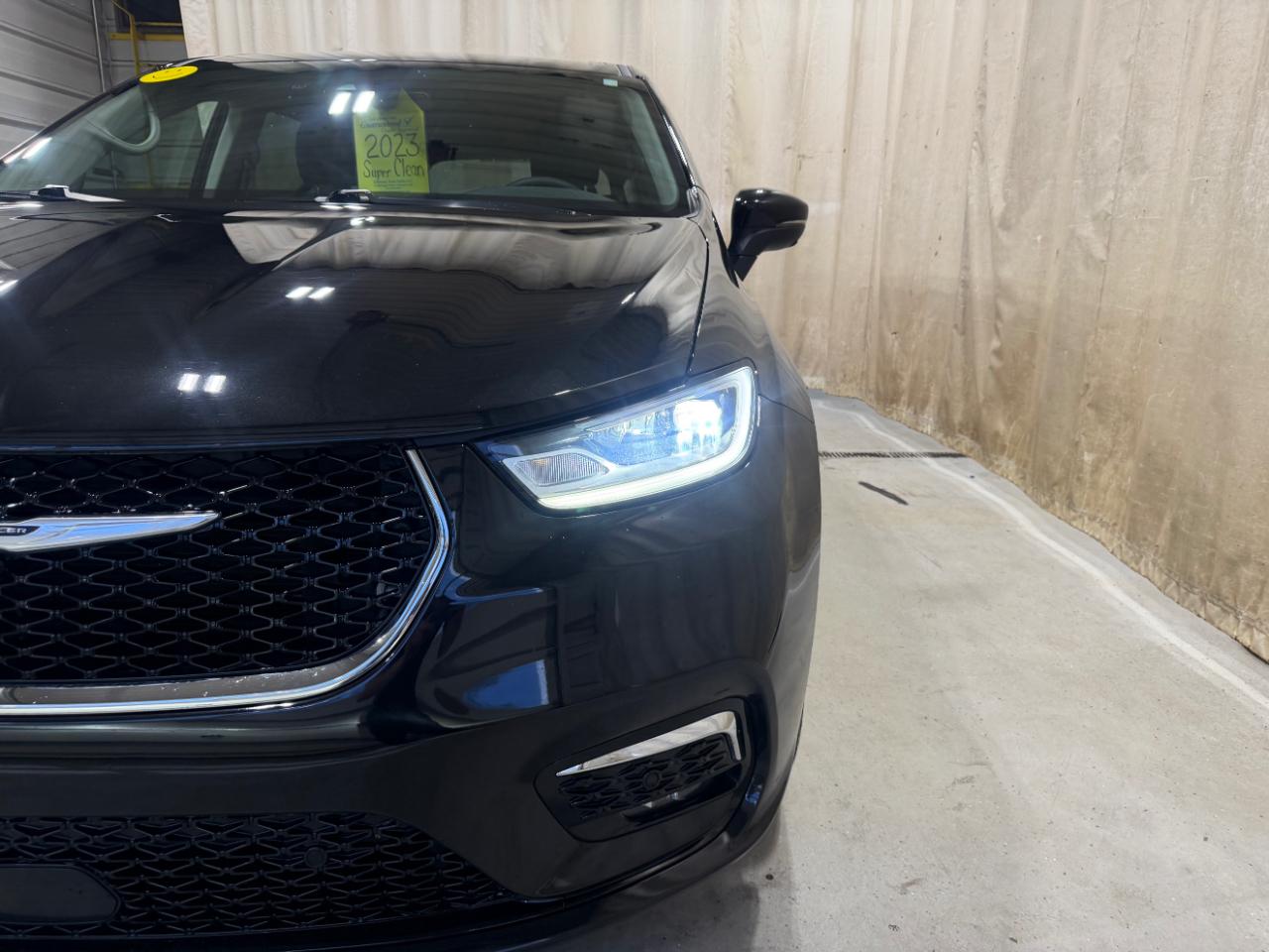 Chrysler Pacifica Touring L AWD 2023