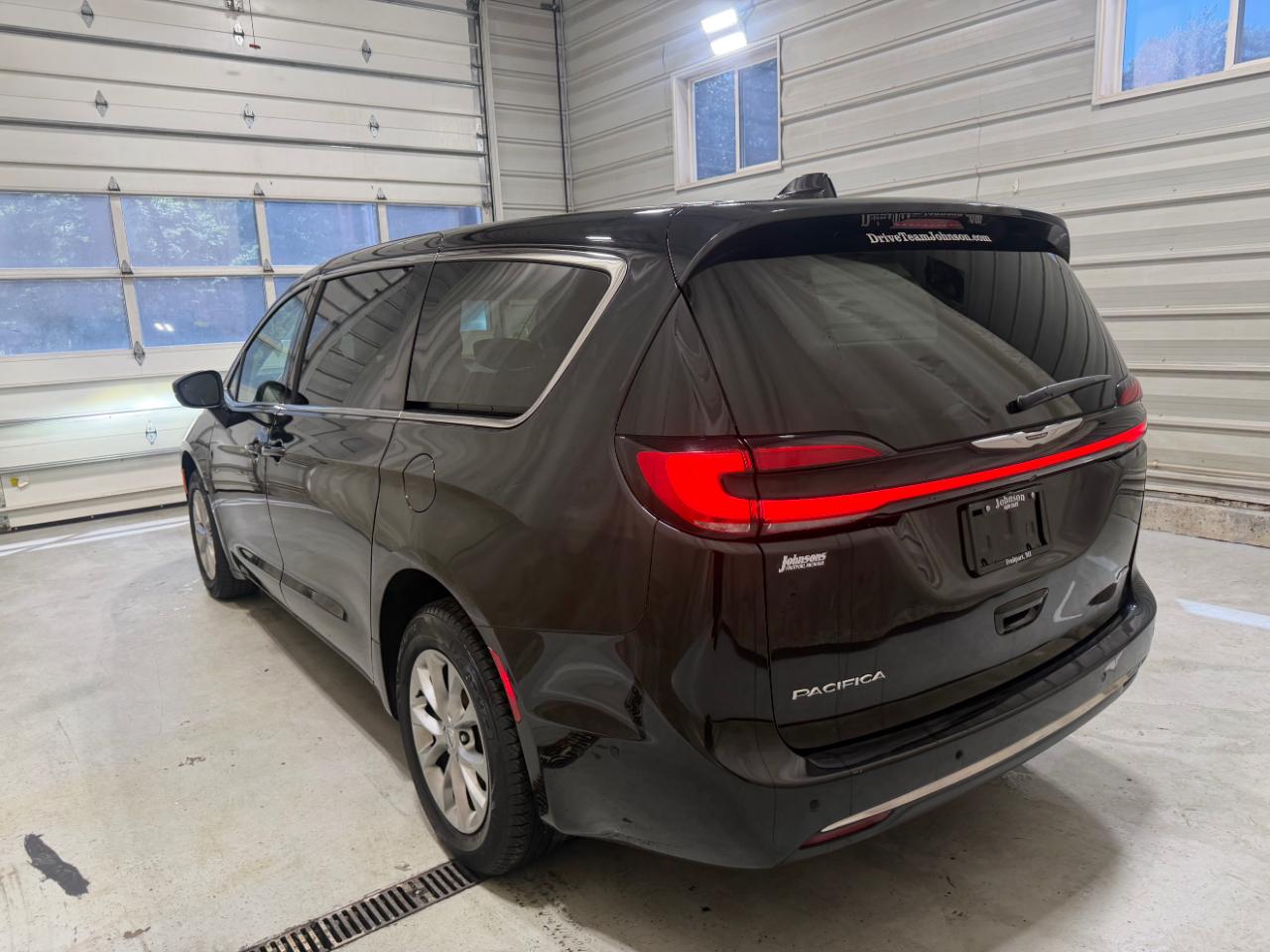 Chrysler Pacifica Touring L AWD 2023