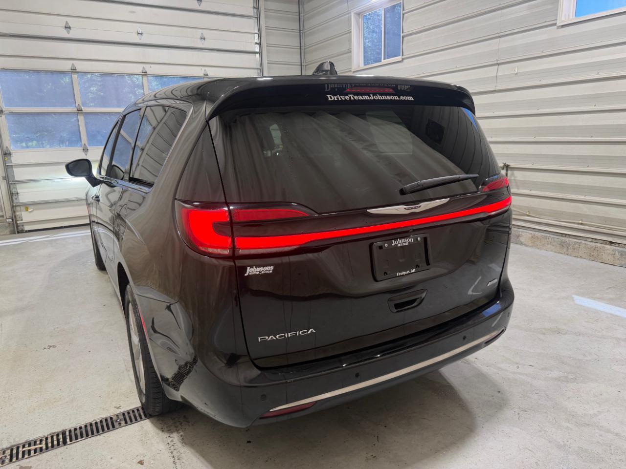 Chrysler Pacifica Touring L AWD 2023