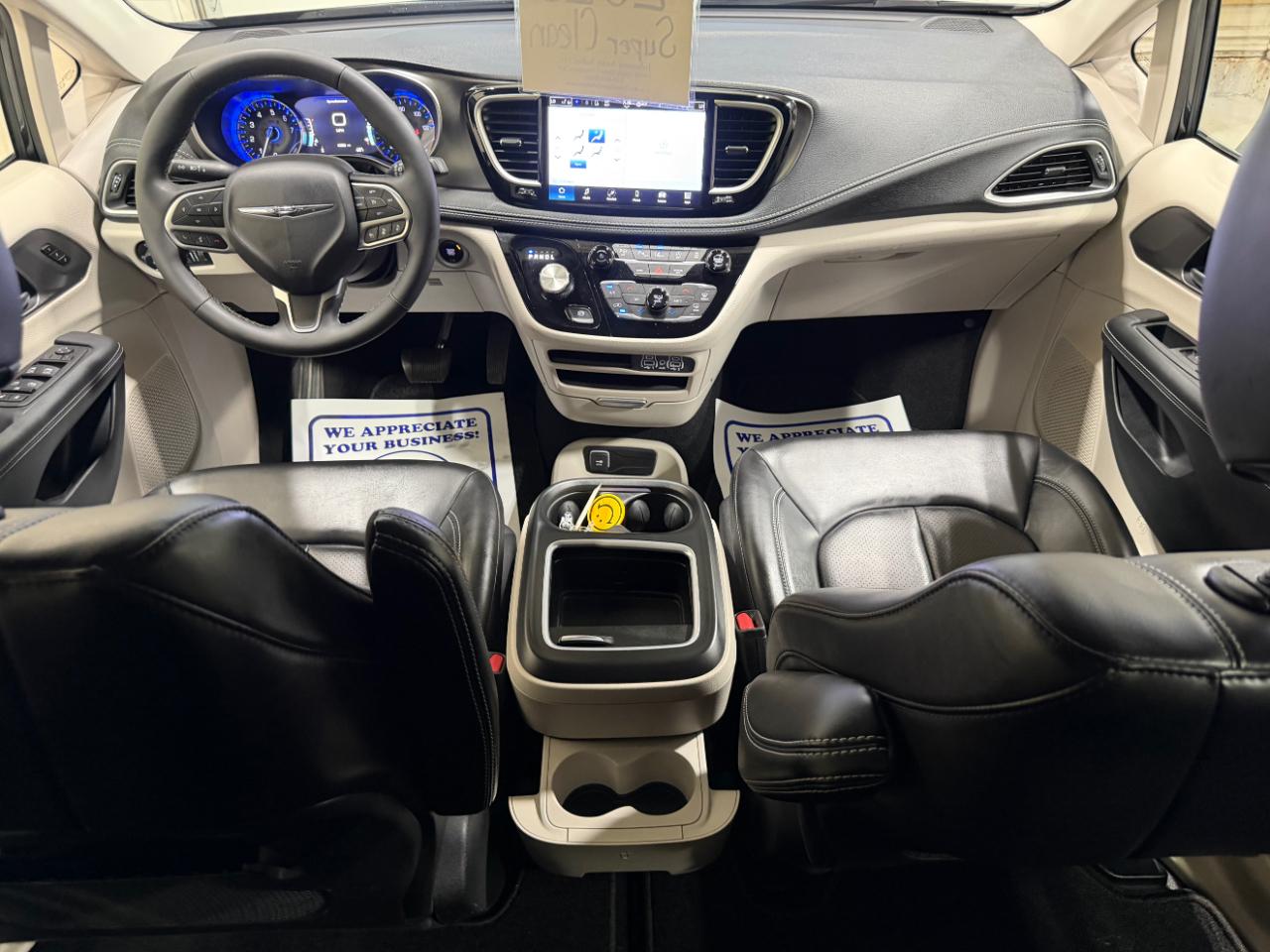 Chrysler Pacifica Touring L AWD 2023