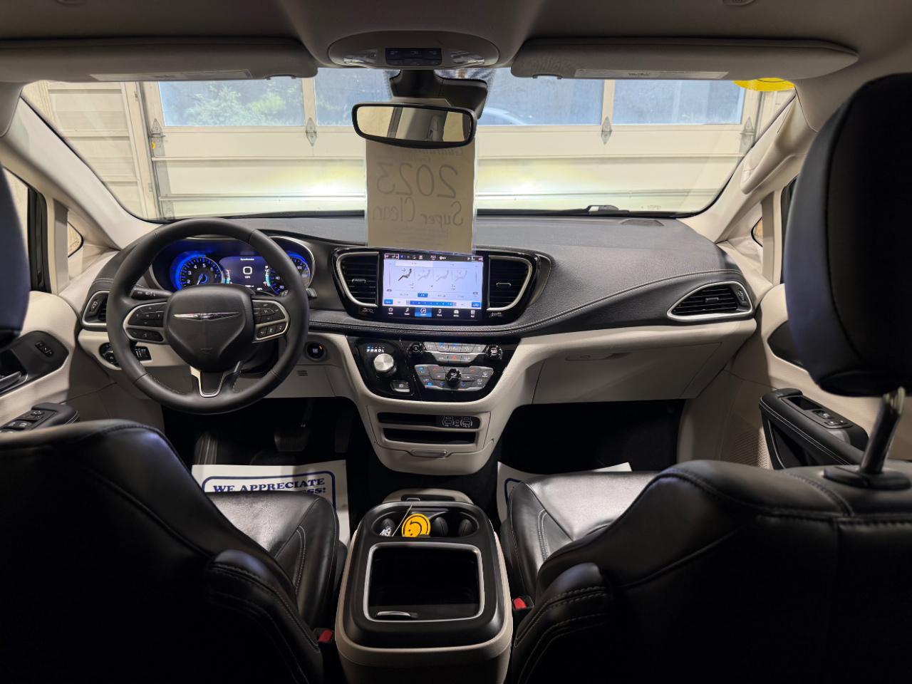 Chrysler Pacifica Touring L AWD 2023