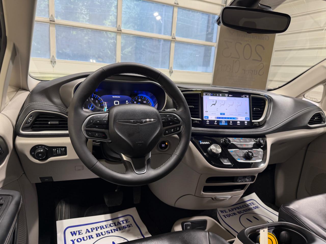 Chrysler Pacifica Touring L AWD 2023
