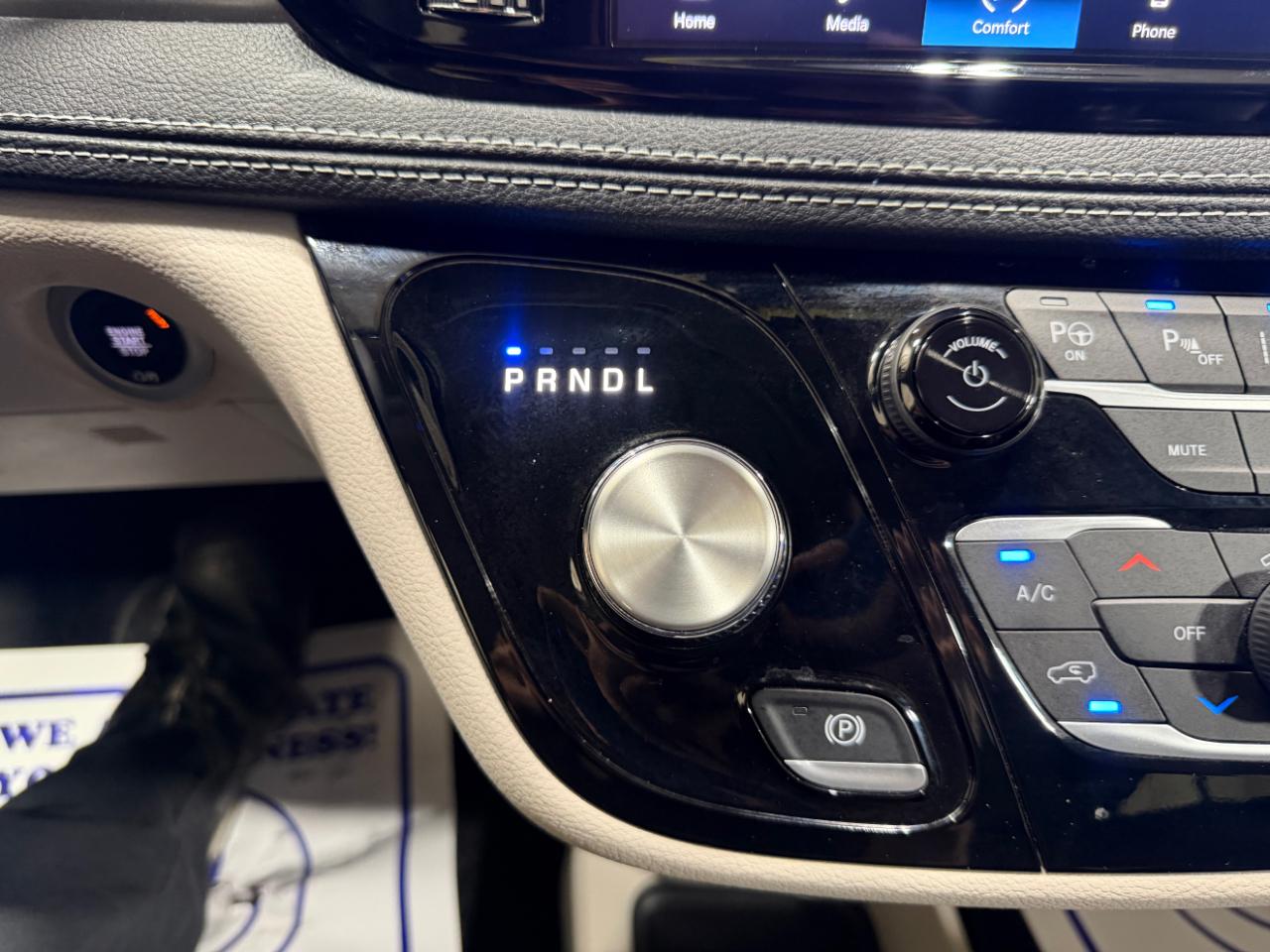 Chrysler Pacifica Touring L AWD 2023