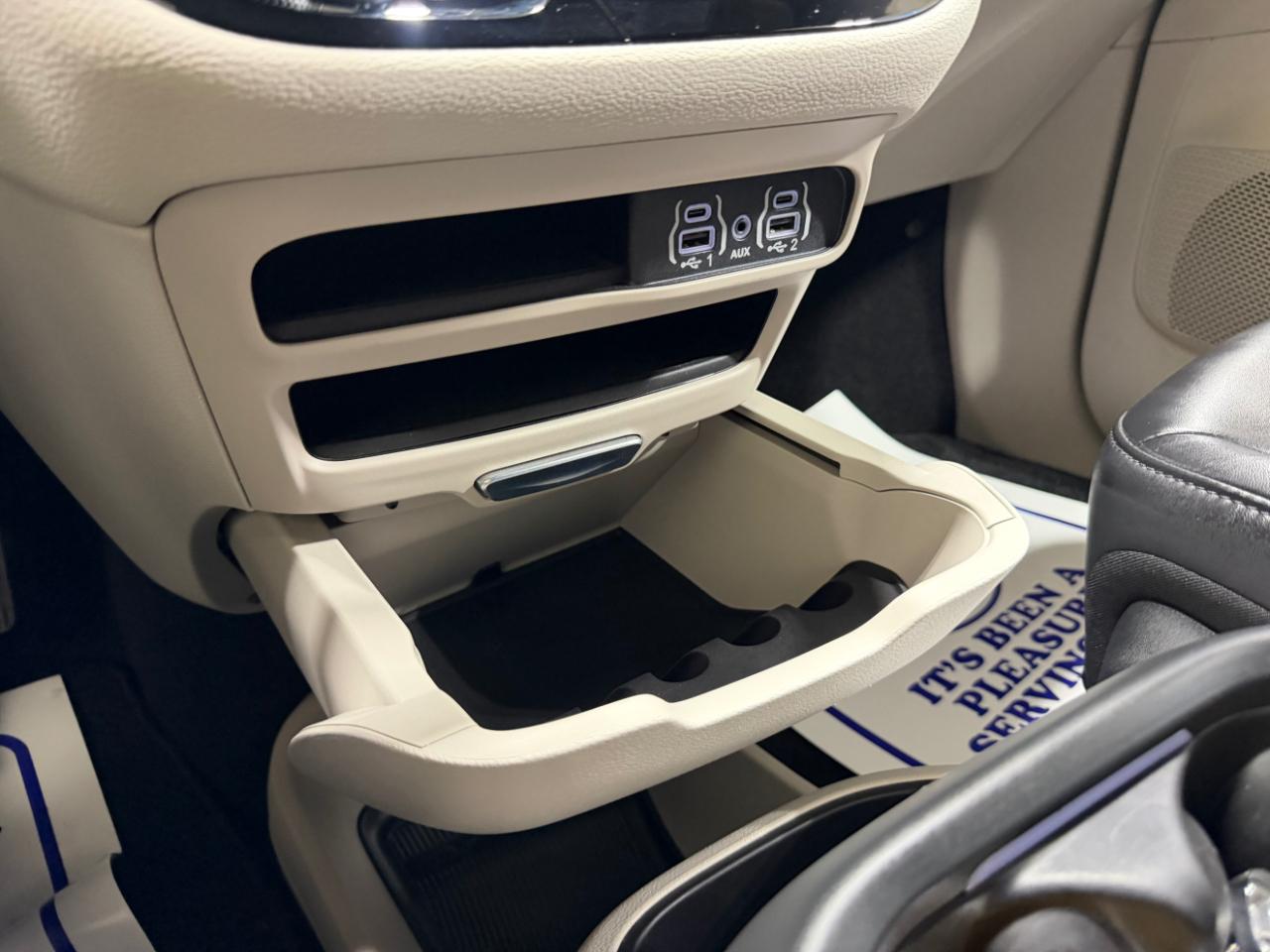 Chrysler Pacifica Touring L AWD 2023