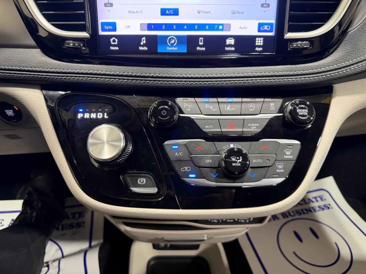 Chrysler Pacifica Touring L AWD 2023