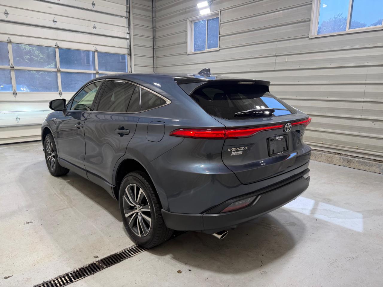 Toyota Venza LE AWD (Natl) 2021