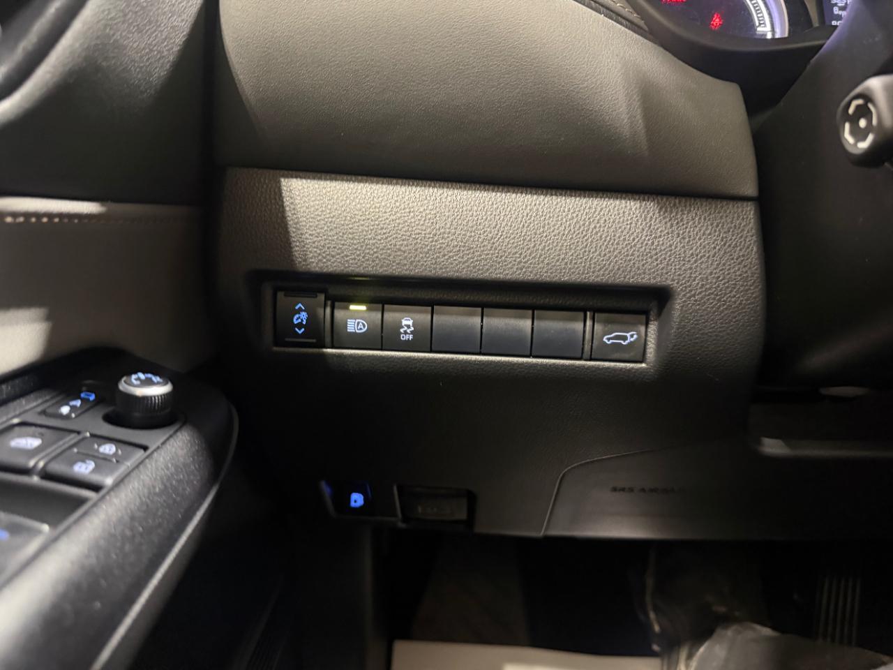 Toyota Venza LE AWD (Natl) 2021
