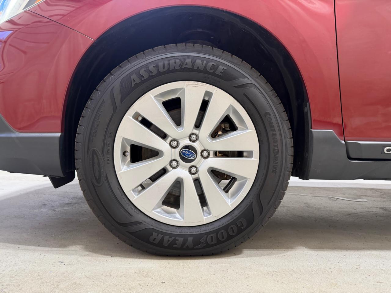 Subaru Outback 4dr Wgn 2.5i Premium PZEV 2015