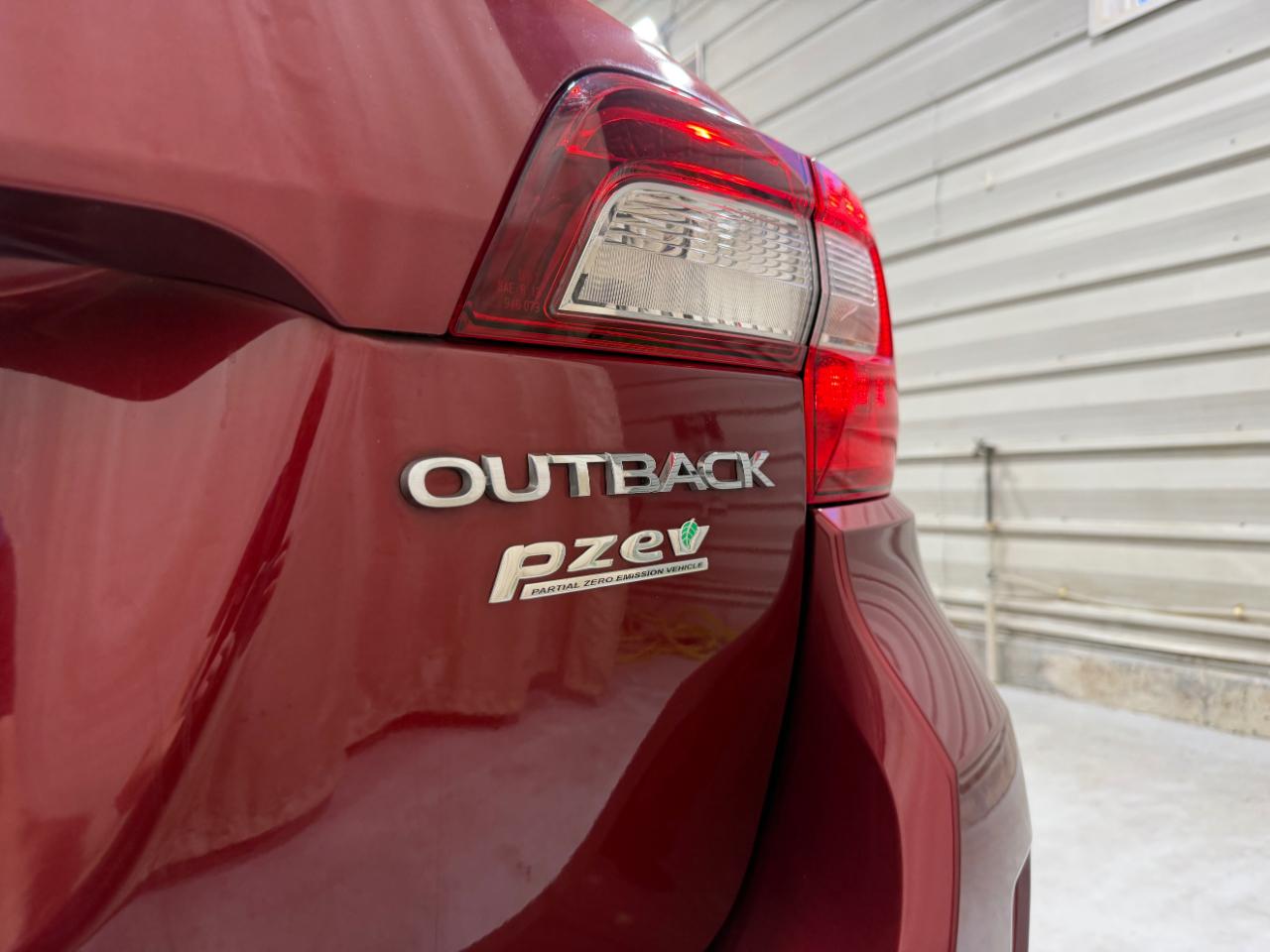 Subaru Outback 4dr Wgn 2.5i Premium PZEV 2015